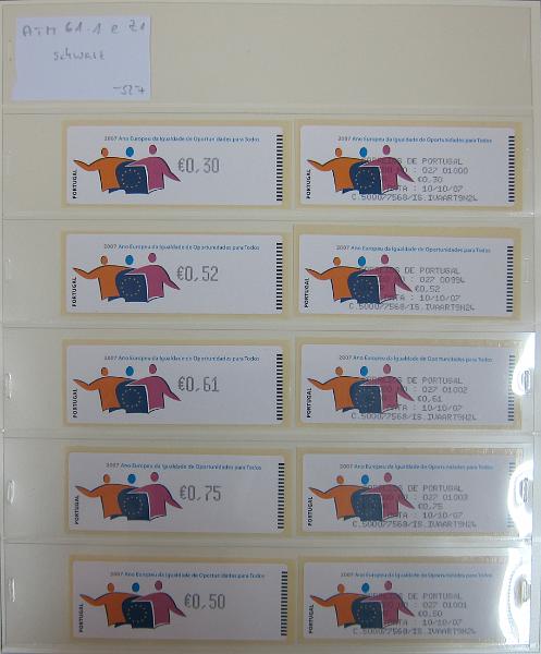 0265 (245).jpg -     Lote:    265      Colecção Especializada - Etiquetas      Lotes Especiais       Descrição:      1981/2010 &mdash; Etiquetas.   Coleção composta por 12 álbuns com etiquetas desde percursoras e Framas até 2010, com provas, erros, FDC's, etiquetas novas e usadas, sobrescritos circulados, variedades de impressão e papéis. Importante estudo. Lote a ver.        Lote ETQ       Valor Base:     &euro; 3000,00     Valor Venda:     &euro;      